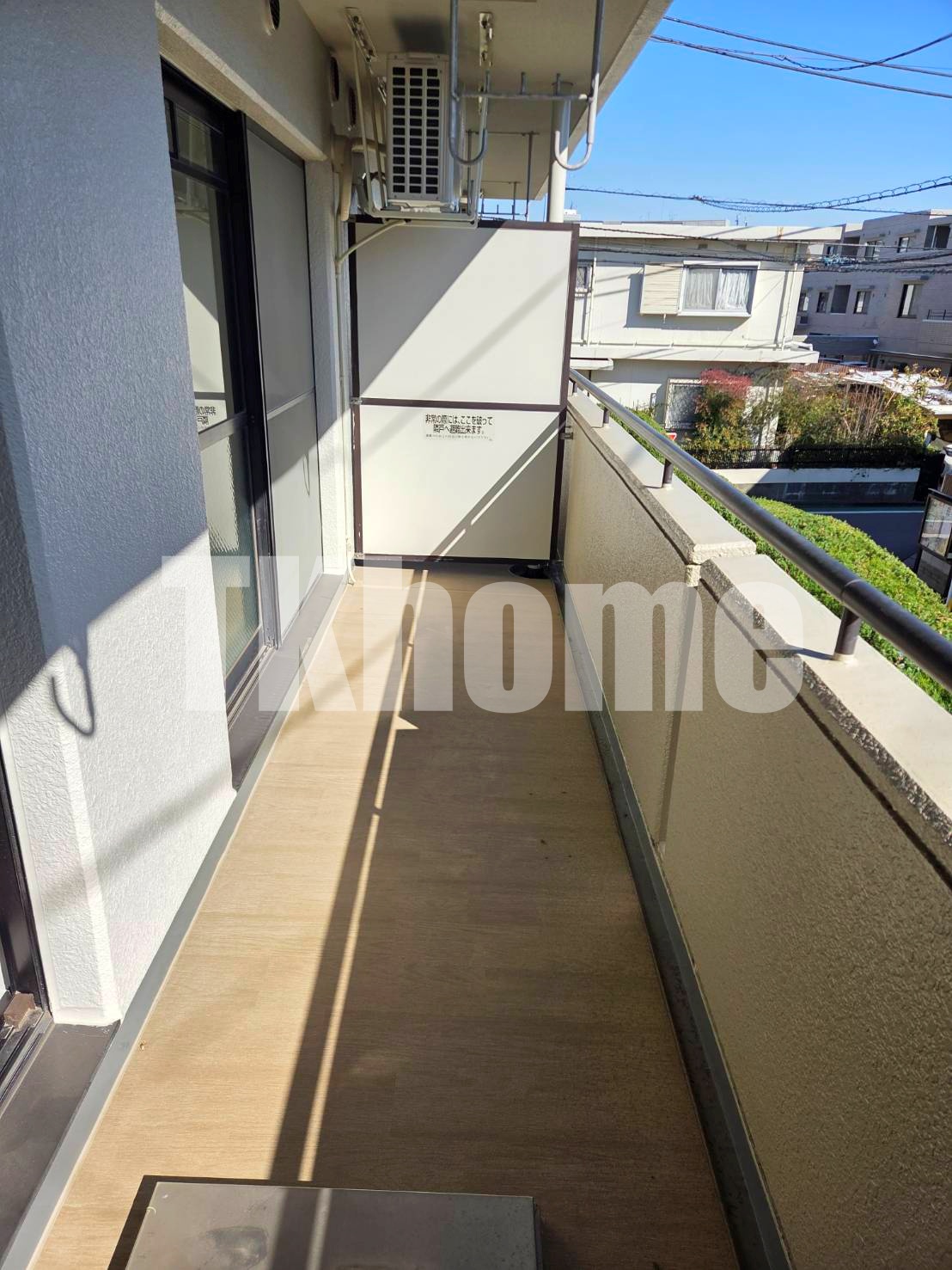 バルコニー　(同マンション・別室参考写真)