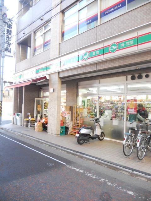 コンビニ　ローソンストア100多摩区役所前店（コンビニ）まで153m