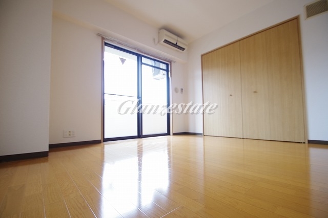 居室・リビング　≪明るいリビング≫