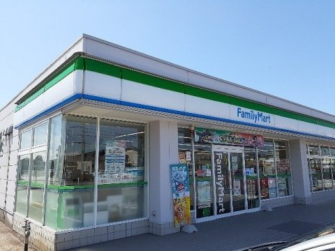 コンビニ　ファミリーマート 富山才覚寺店（コンビニ）まで584m