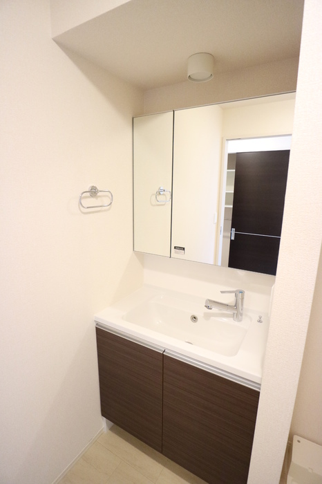 洗面設備　洗面所内に洗濯機置場あり☆