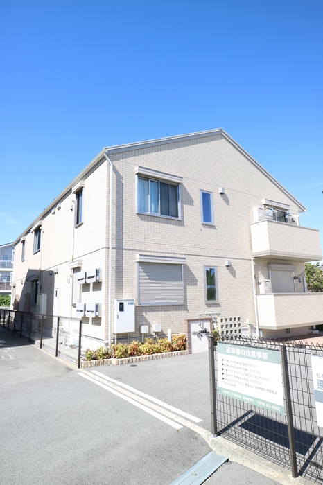 建物外観　駐車場あります♪