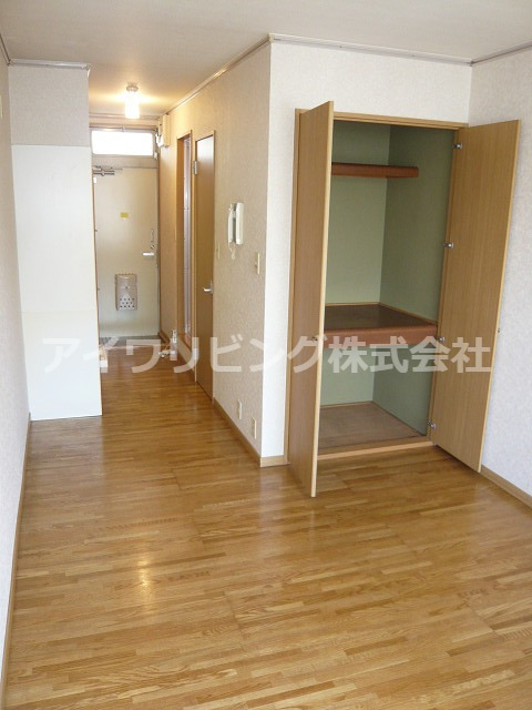 居室・リビング　【グリーンヒルズK】