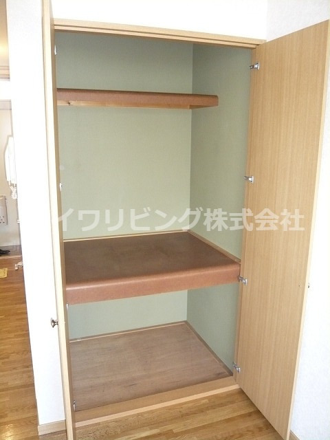 収納　クローゼット【グリーンヒルズK】