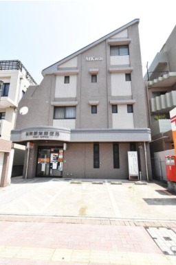 建物外観　人気の角部屋物件です！