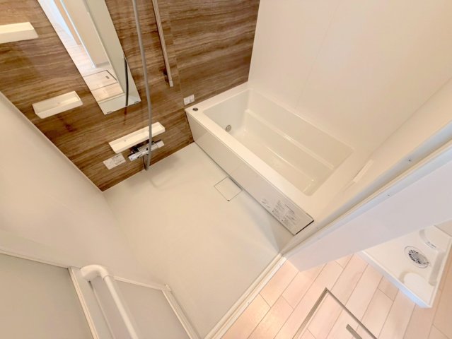 バス・シャワールーム　広めのお風呂は一日の疲れを癒してくれます。