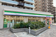 コンビニ　ファミリーマート 東品川四丁目店（コンビニ）まで291m