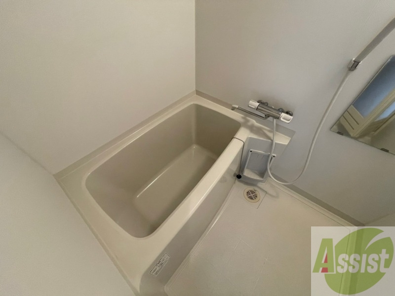 バス・シャワールーム　お風呂になります。一日の疲れを癒してくださいね。