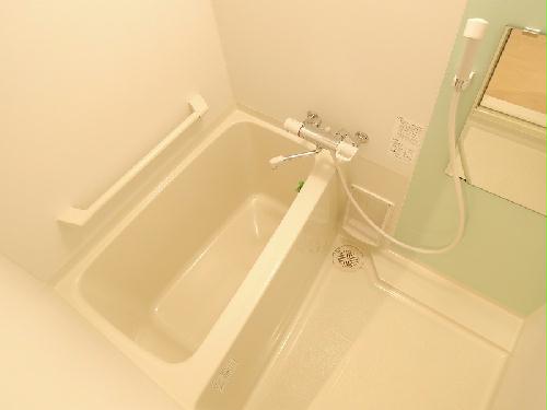 バス・シャワールーム　1Ｆのみ手すり付き