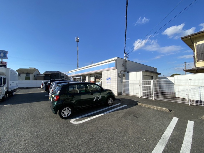 コンビニ　ローソン（コンビニ）まで800m