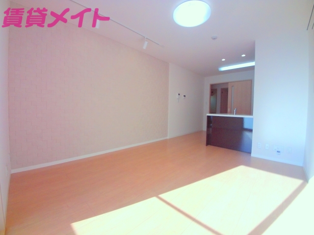 居室・リビング　居室・リビング同物件別部屋の室内写真になります。