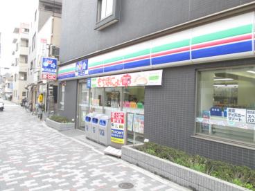 コンビニ　スリーエフ 荒川5丁目店（コンビニ）まで104m