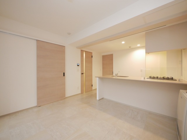 居室・リビング　明るいリビングで気持ちも明るくなりますね♪