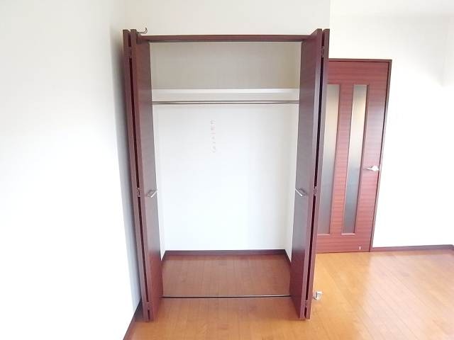 収納　お洋服が多い方でも楽々収納できます