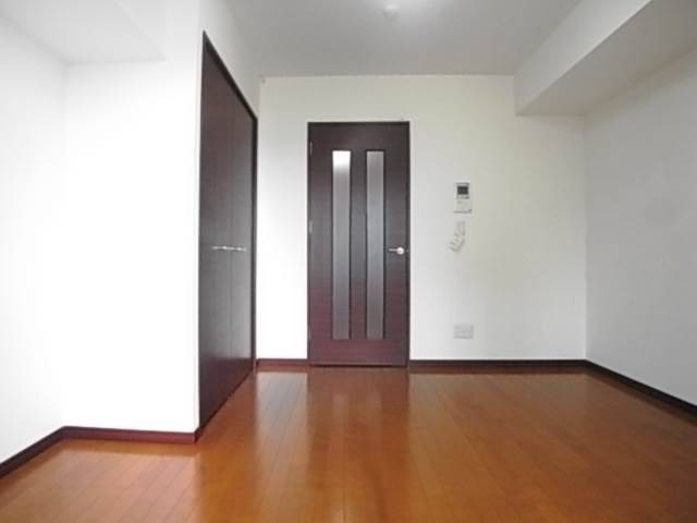 居室・リビング　家具の配置がしやすいリビングですね