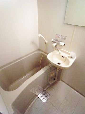 バス・シャワールーム　★洗面台付きバスルーム★