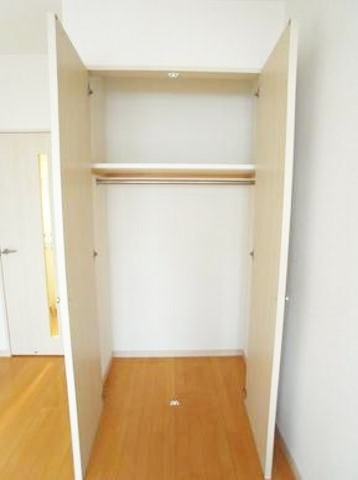 収納　★ハンガーラック付き、上部収納も有り★