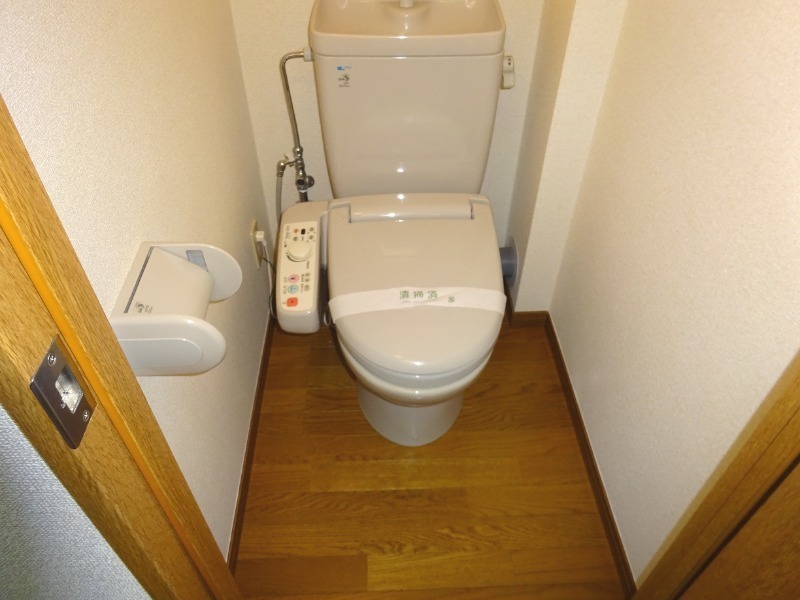 トイレ　※別部屋の参考写真です。