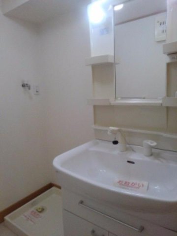 洗面設備　使いやすい洗面所です