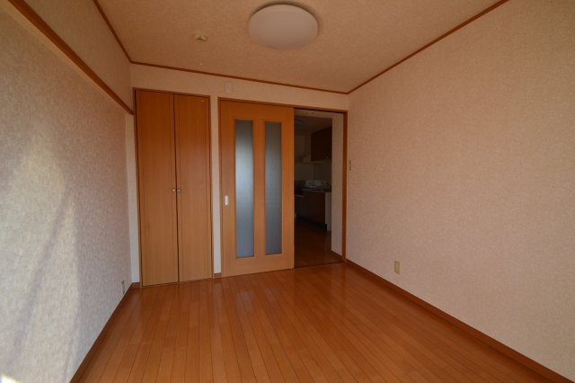 居室・リビング　同物件別号室の写真です。