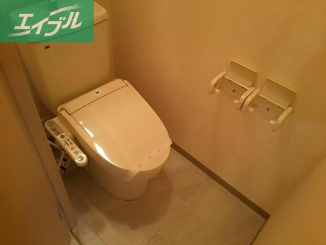 トイレ　シャワー付トイレ