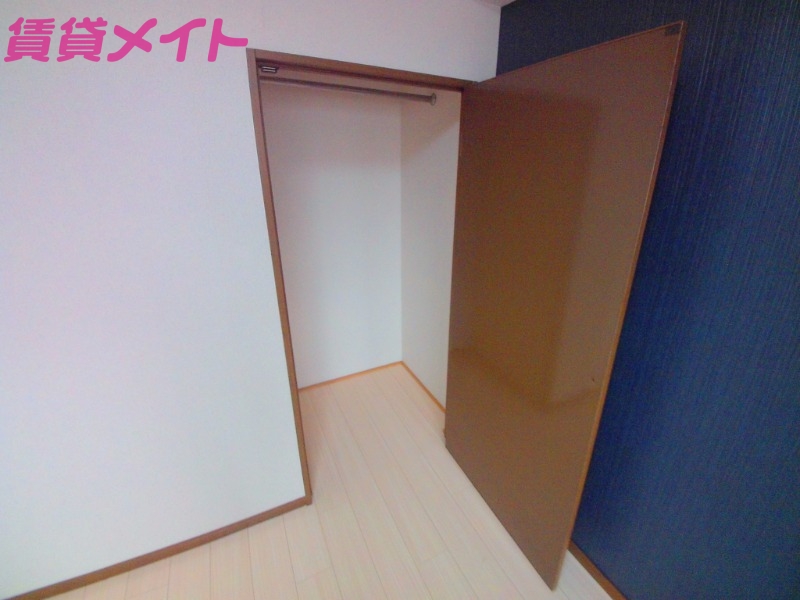 収納　同型参考写真