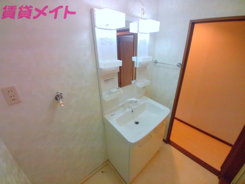 洗面設備　同型参考写真