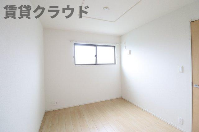 居室・リビング　コンパクトで使いやすい洋室です