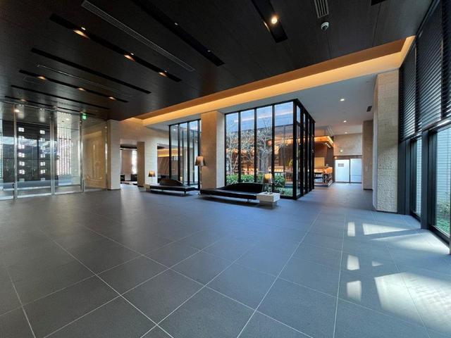 エントランス　エントランスホール