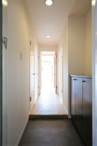 玄関　（別タイプ参考写真）成加パラシオン　荒川区西尾久7