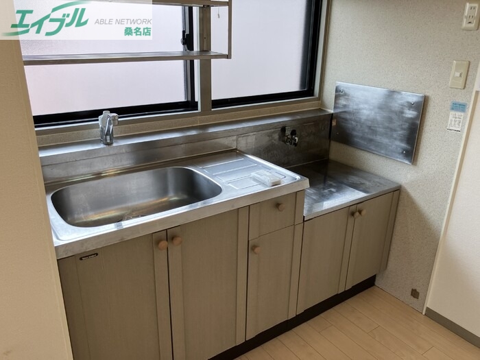 キッチン　反転タイプ参考写真