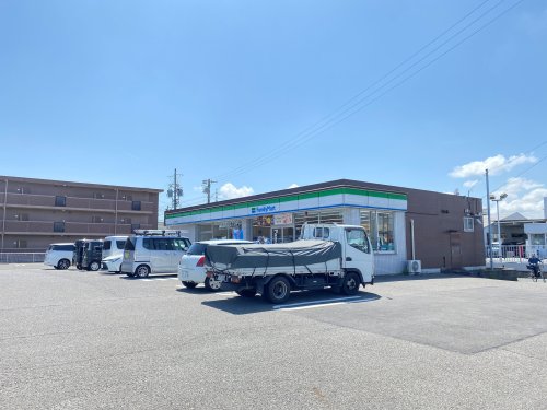 コンビニ　ファミリーマート桑名安永東（コンビニ）まで544m