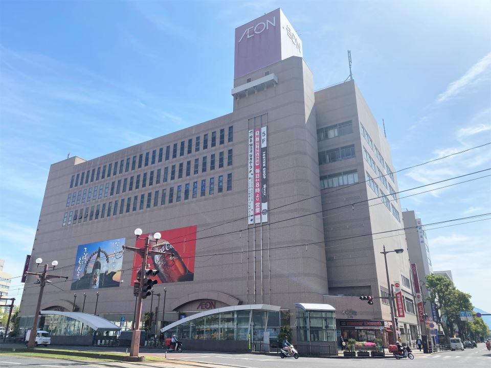 ショッピングセンター　イオン鹿児島中央店（ショッピングセンター）まで450m