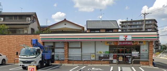 コンビニ　セブンイレブンさいたま文蔵5丁目店（コンビニ）まで124m
