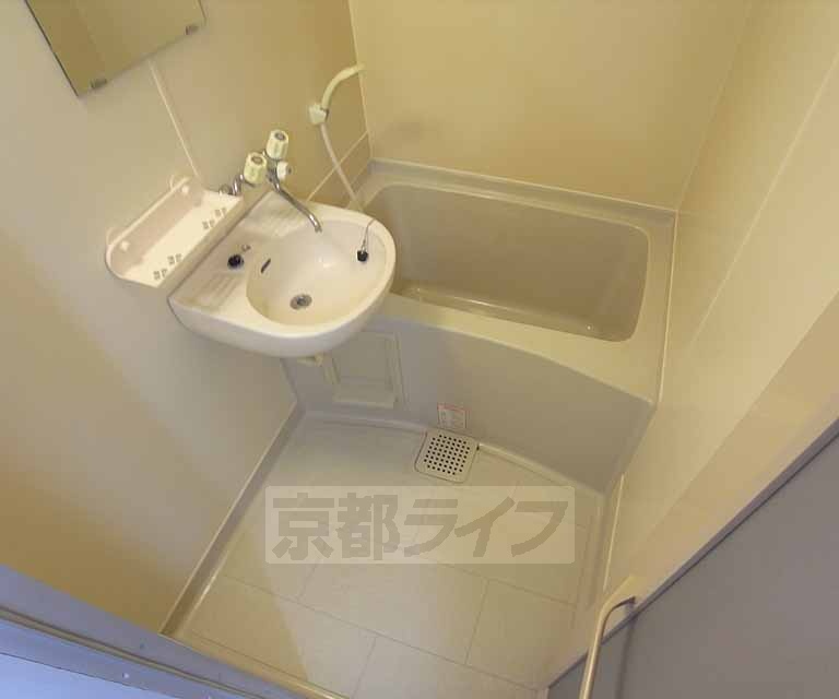 バス・シャワールーム　セパレートタイプのお風呂です