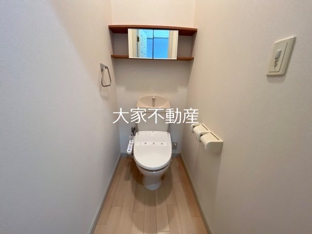 トイレ　※入居中につきイメージ。