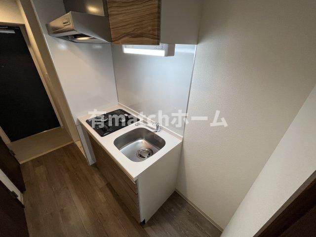 キッチン　(参考)同マンション反転間取り他部屋の写真