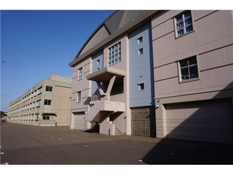 中学校　上越市立直江津中学校（中学校）まで1200m