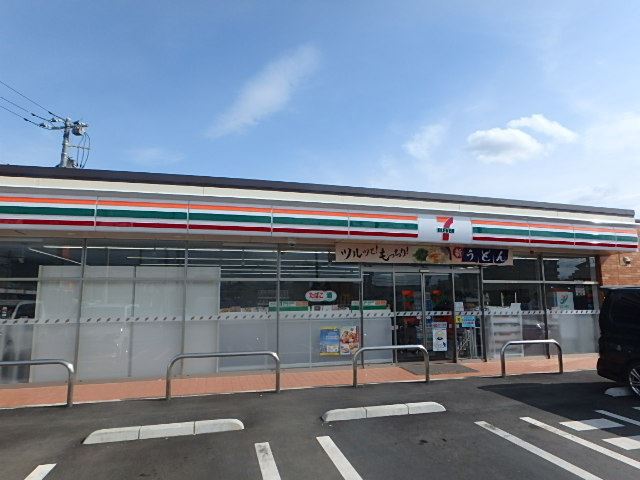 コンビニ　セブンイレブン（コンビニ）まで240m