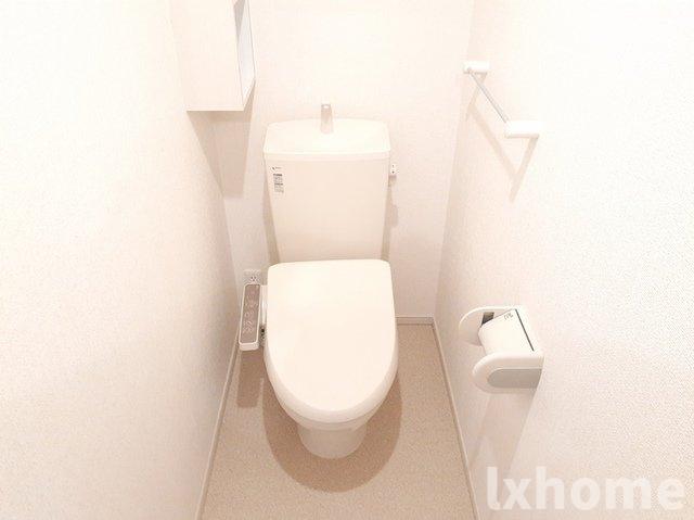 トイレ　落ち着いたトイレです