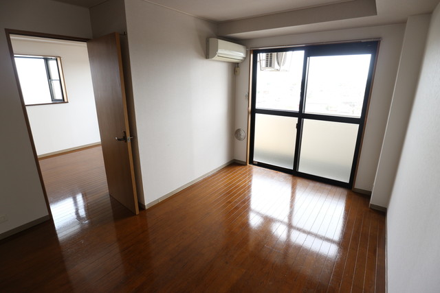 居室・リビング　※写真は他号室です