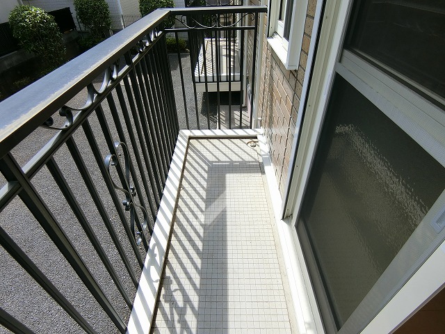 バルコニー　写真は同建物の別部屋を参考に掲載しております。