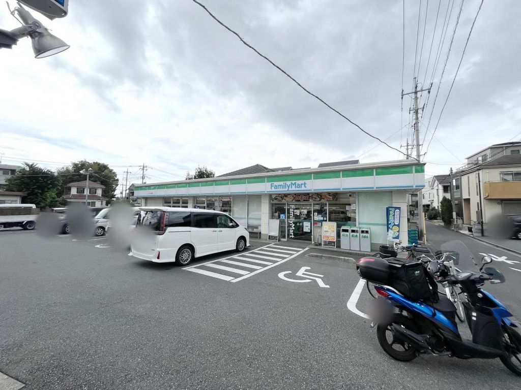 コンビニ　ファミリーマートさいたま白幡店（コンビニ）まで450m