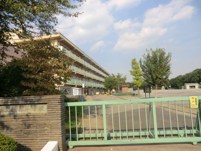 小学校　柏市立逆井小学校（小学校）まで1184m