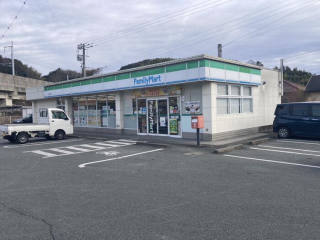 その他　ファミリーマート玉名石貫店（その他）まで950m