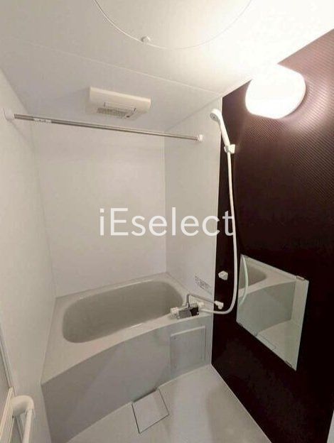 バス・シャワールーム　浴室乾燥機付きバスルームです