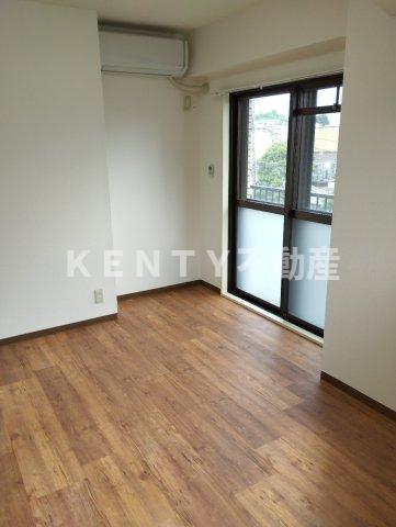 居室・リビング　スタンダードな洋室です