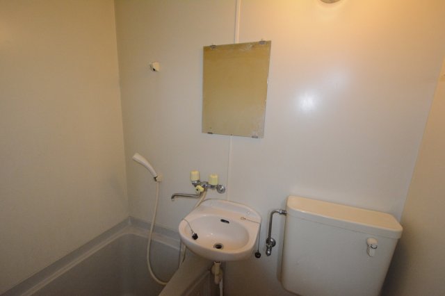 洗面設備　浴室内に洗面台がついてます♪