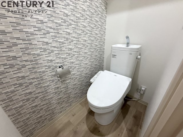 トイレ　温水洗浄便座機能付きのトイレです♪
