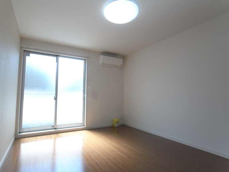 居室・リビング　こちらのリビングで趣味の時間をお楽しみください